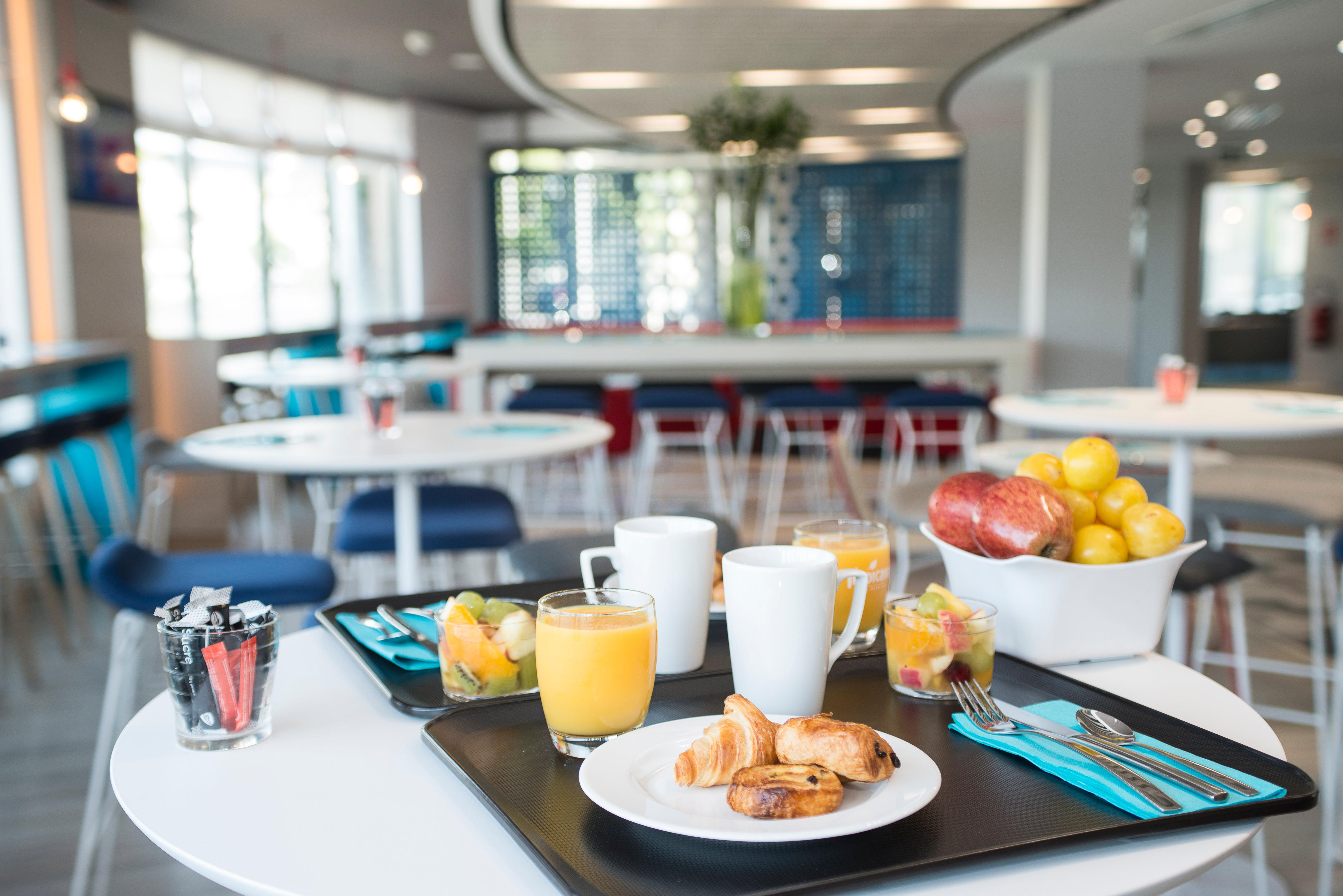 Holiday Inn Express Paris - Velizy By Ihg Exterior photo