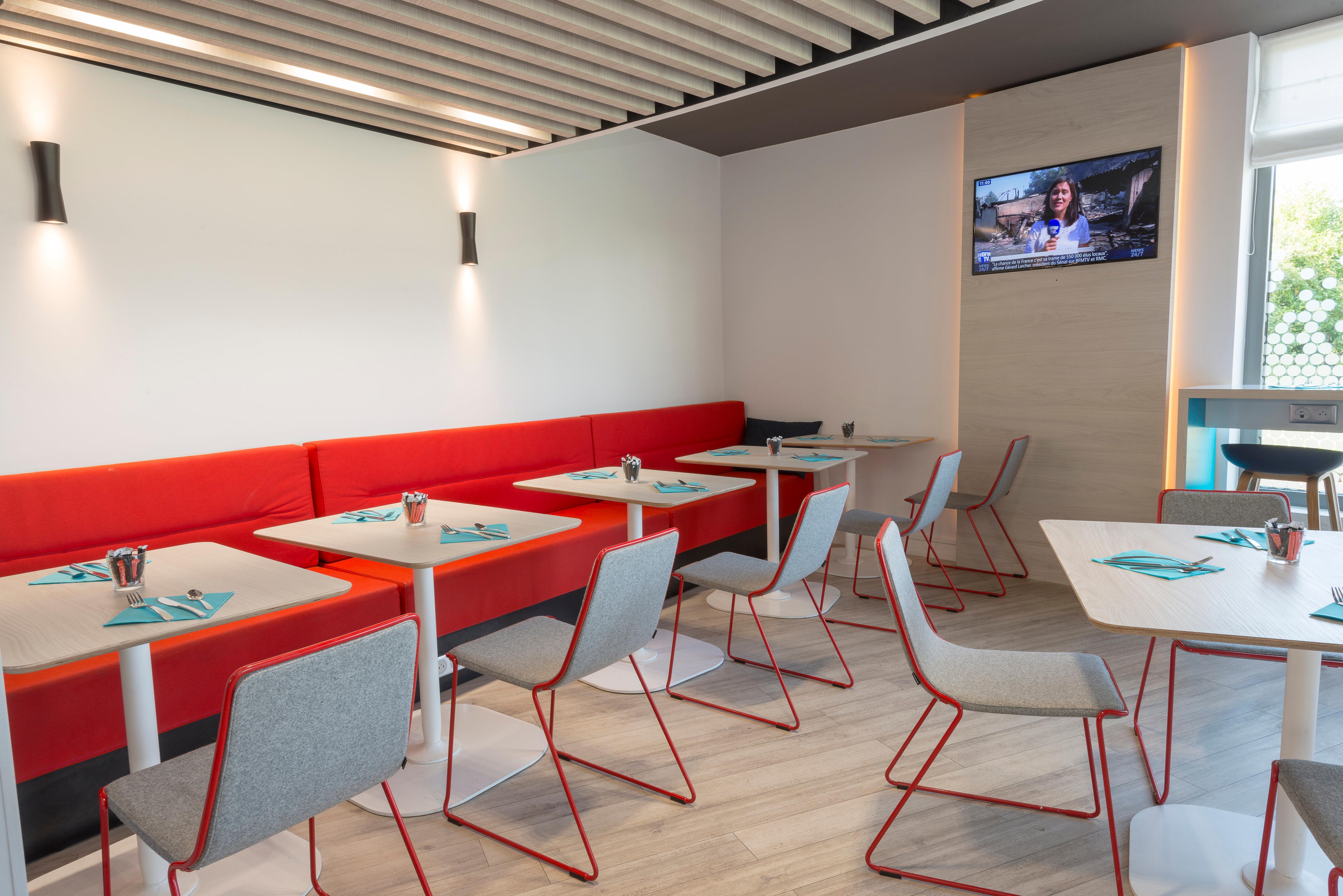 Holiday Inn Express Paris - Velizy By Ihg Exterior photo