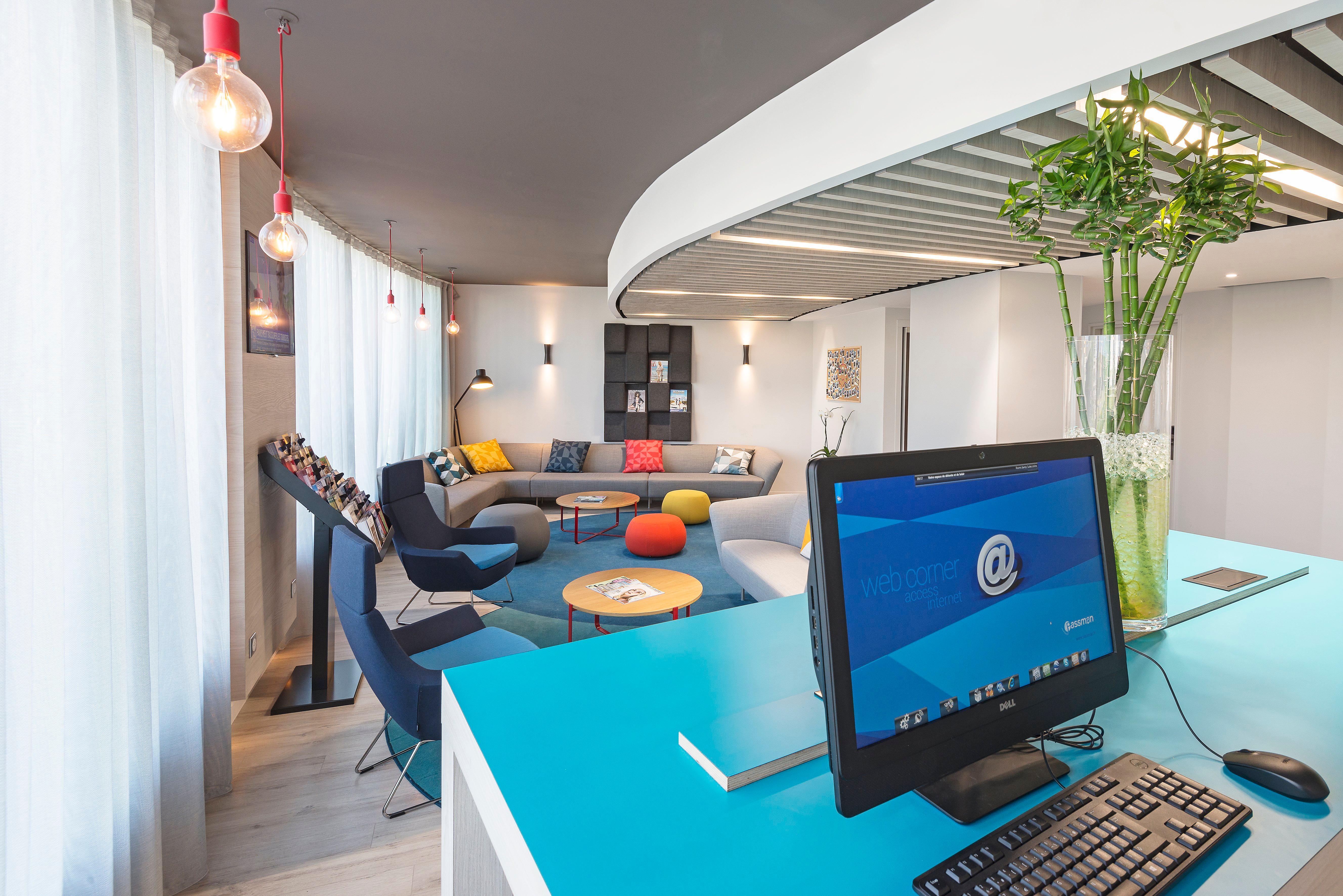 Holiday Inn Express Paris - Velizy By Ihg Exterior photo