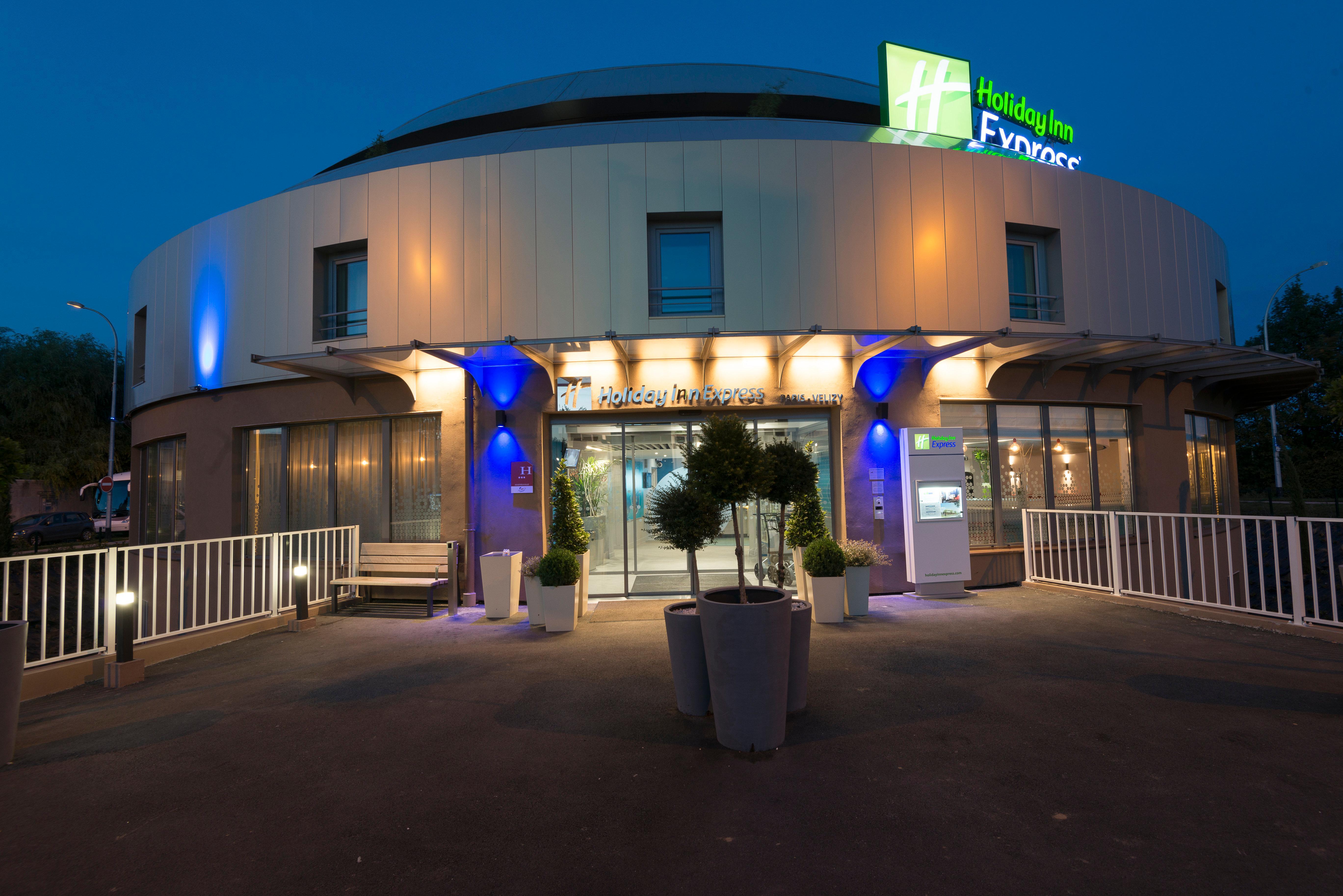 Holiday Inn Express Paris - Velizy By Ihg Exterior photo