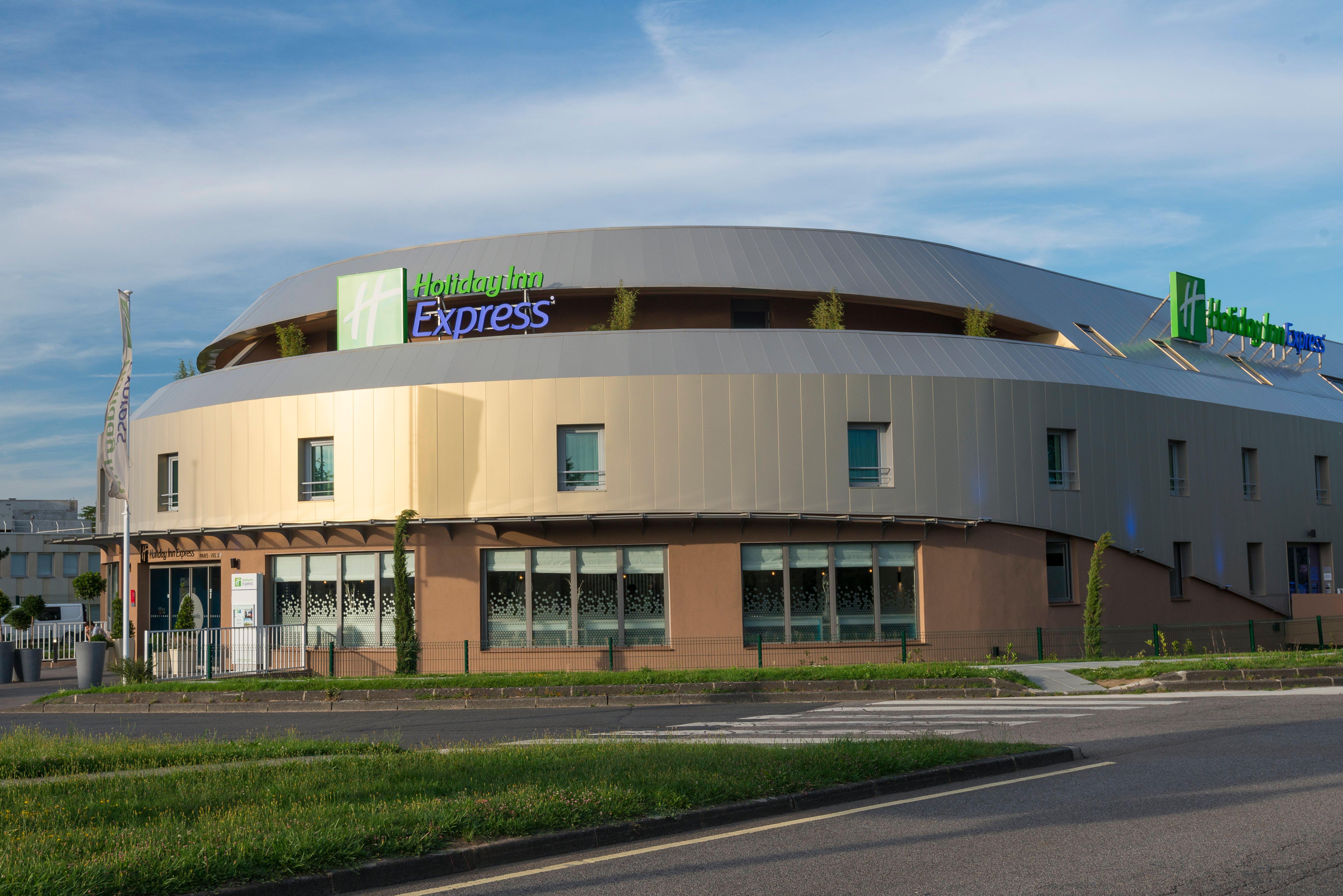 Holiday Inn Express Paris - Velizy By Ihg Exterior photo