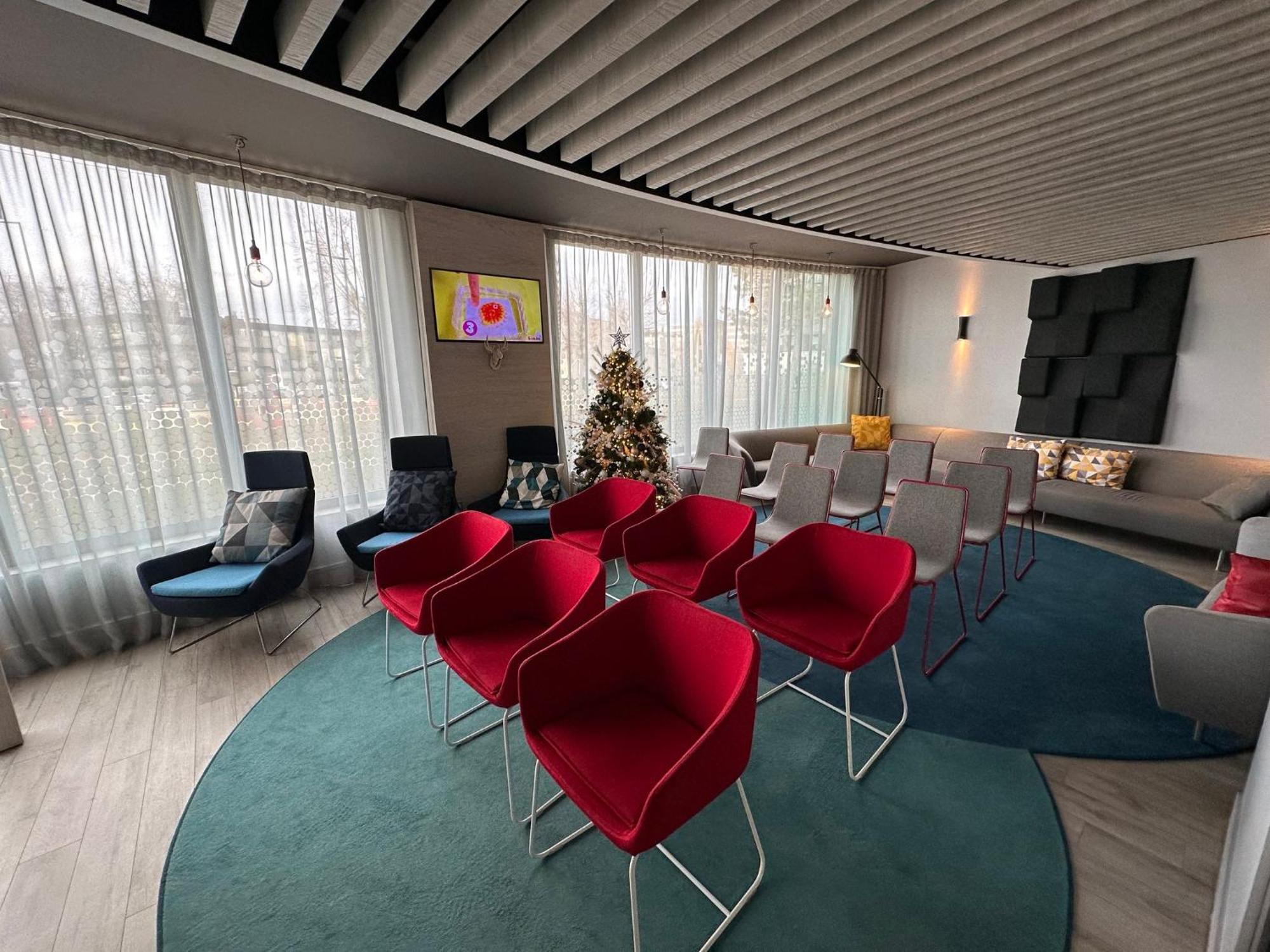 Holiday Inn Express Paris - Velizy By Ihg Exterior photo