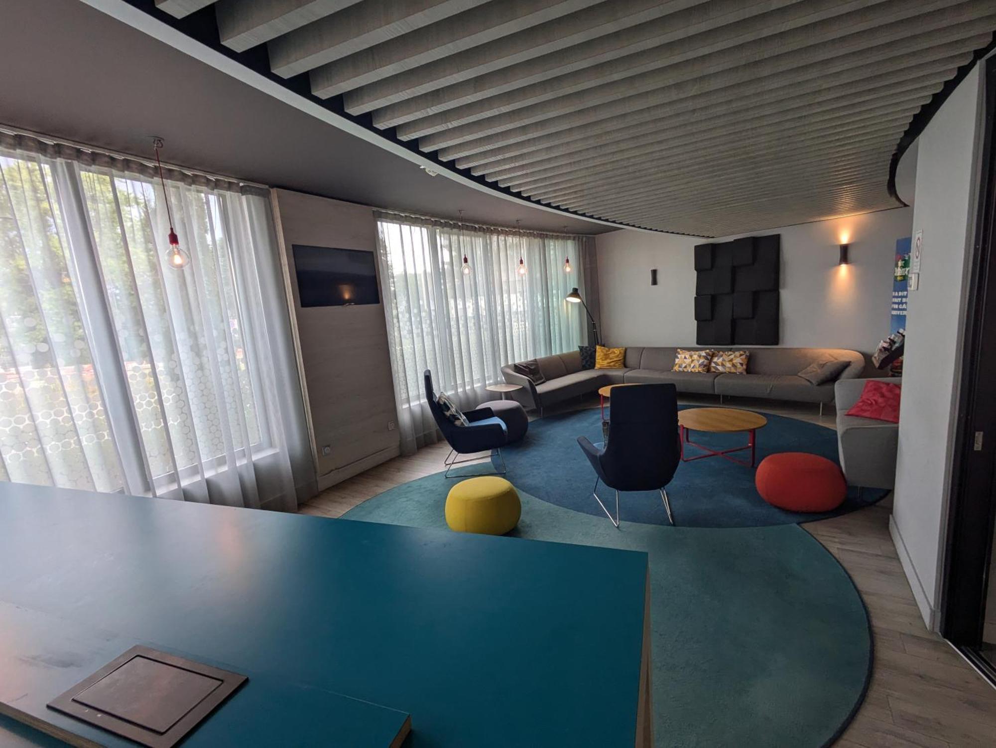 Holiday Inn Express Paris - Velizy By Ihg Exterior photo